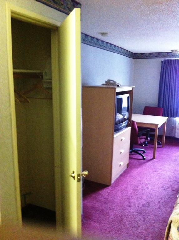 Civic Center Inn 산타아나 객실 사진